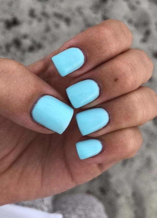 short light blue beach nails 