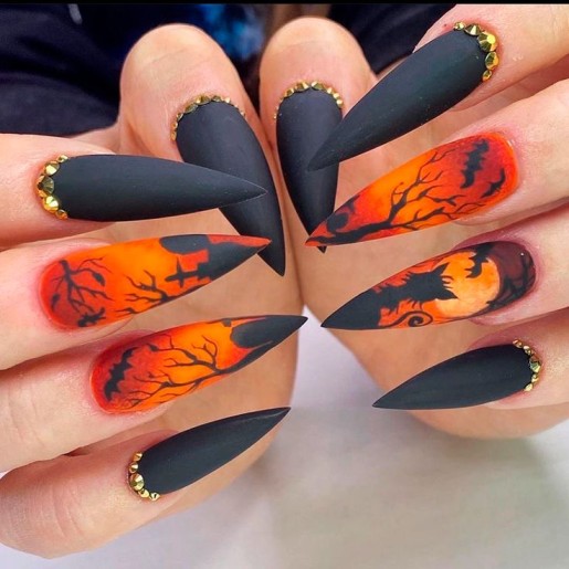 Haunted Halloween night nails